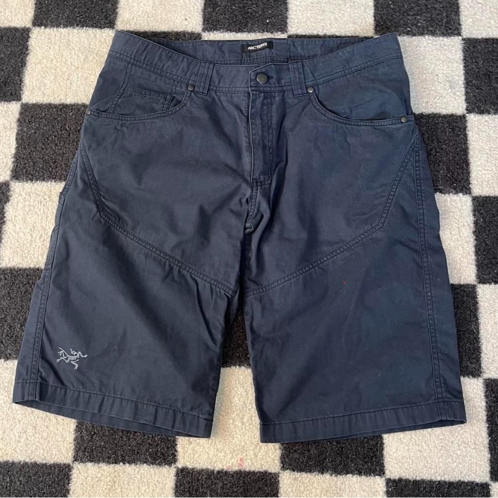 Arc'teryx Men's Shorts - navy blue
